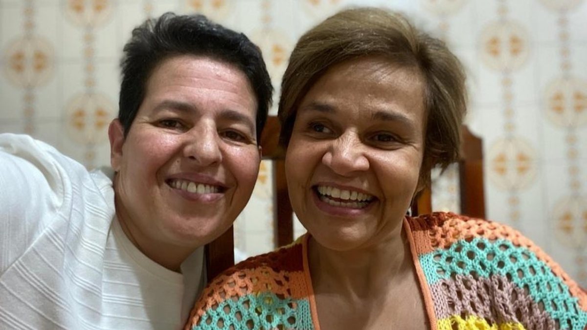 Adriane Bonato comenta relacionamento com Claudia Rodrigues