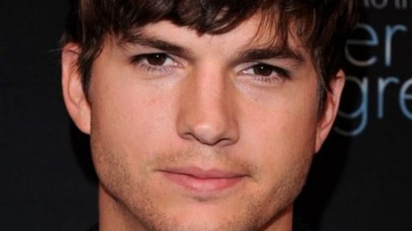 Ashton Kutcher diz que está curado de doença autoimune