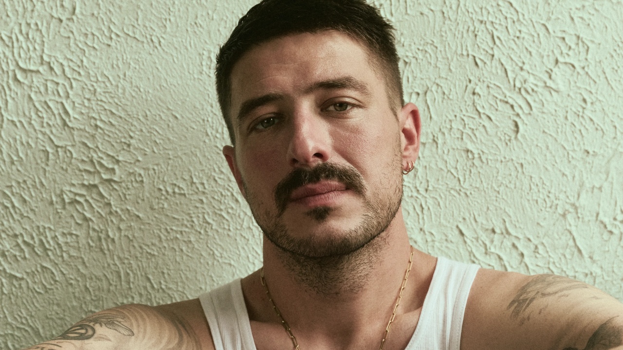 Marcus Mumford revela que foi vítima de abuso sexual