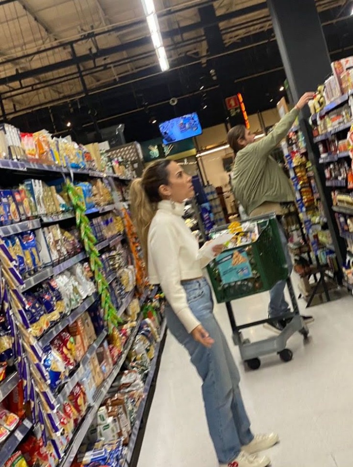 Wanessa e Dado no supermercado