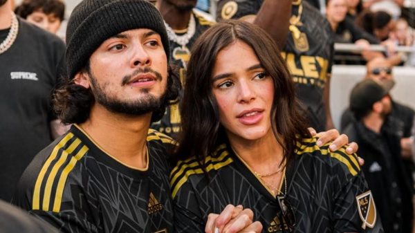 Bruna Marquezine e Xolo Maridueña