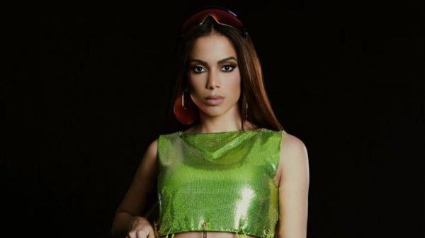 Anitta propõe competição entre influenciadores para divulgação de novo EP