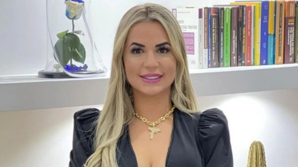 Deolane Bezerra revela que lava mega hair uma vez por semana e especialista reage