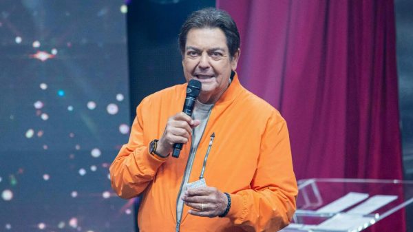 Faustão recebe proposta de emissora concorrente e decide destino de seu programa