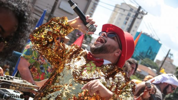 Carnaval: bloco de Tiago Abravanel desfila no feriado pela primeira vez