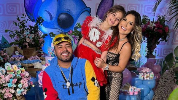 Deolane Bezerra faz festa de aniversário luxuosa para filha e presente inusitado chama a atenção