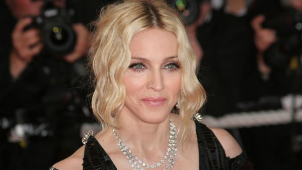 Madonna aparece em novas fotos sem edição nem filtro em seu aniversário