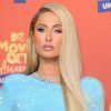 Paris Hilton é detonada na web após ser flagrada de férias no Havaí; entenda