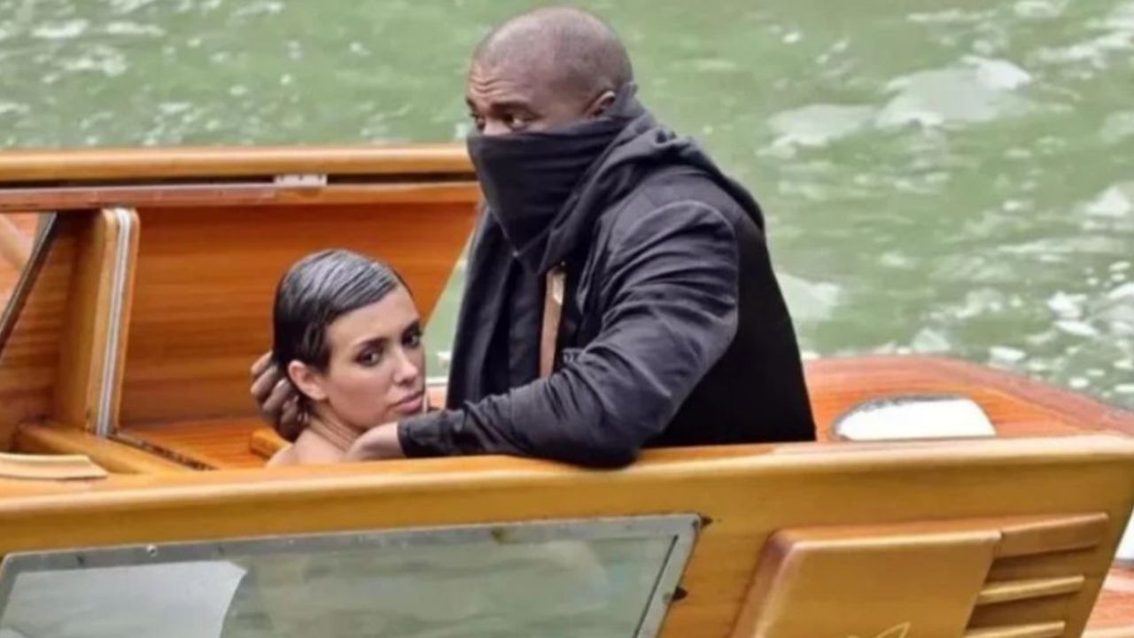 'Ato Libidinoso': Kanye West e esposa são banidos para sempre de passeio em Veneza