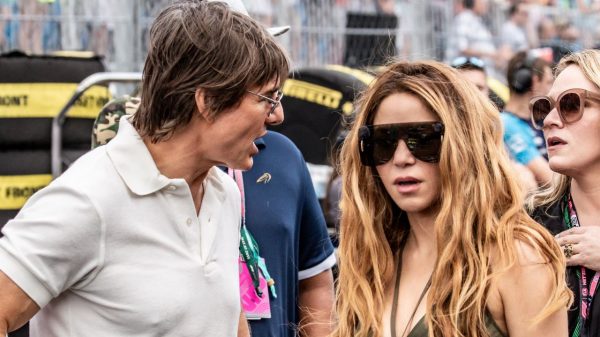 Tom Cruise está "extremamente interessado" em conquistar Shakira, diz site