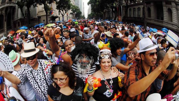 Qual é a música do Carnaval? 5 sucessos que estão animando os bloquinhos