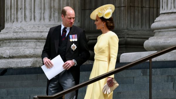 Kate Middleton e Príncipe William chocam com detalhe assustador em nova foto