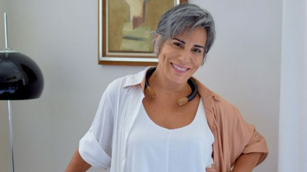Ex-funcionária de Gloria Pires abre processo e pede R$ 696 mil de indenização para atriz; entenda