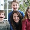 Kate Middleton comemora aniversário do filho com foto inédita; confira