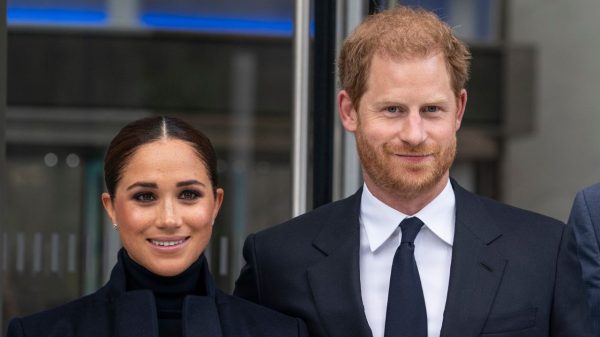 Príncipe Harry faz apelo após ultimato de Meghan Markle: "sozinho"