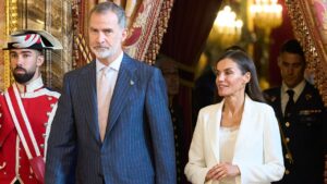 Oi? Rei Felipe VI é acusado de ter sido amante de Rainha Letizia