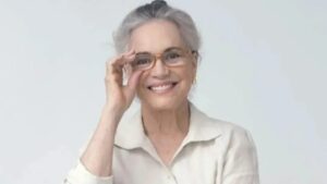 Regina Duarte usa reprise na Globo para faturar com nova profissão