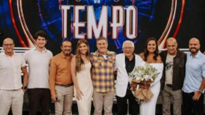 Carlos Alberto de Nóbrega recebe homenagem na Globo