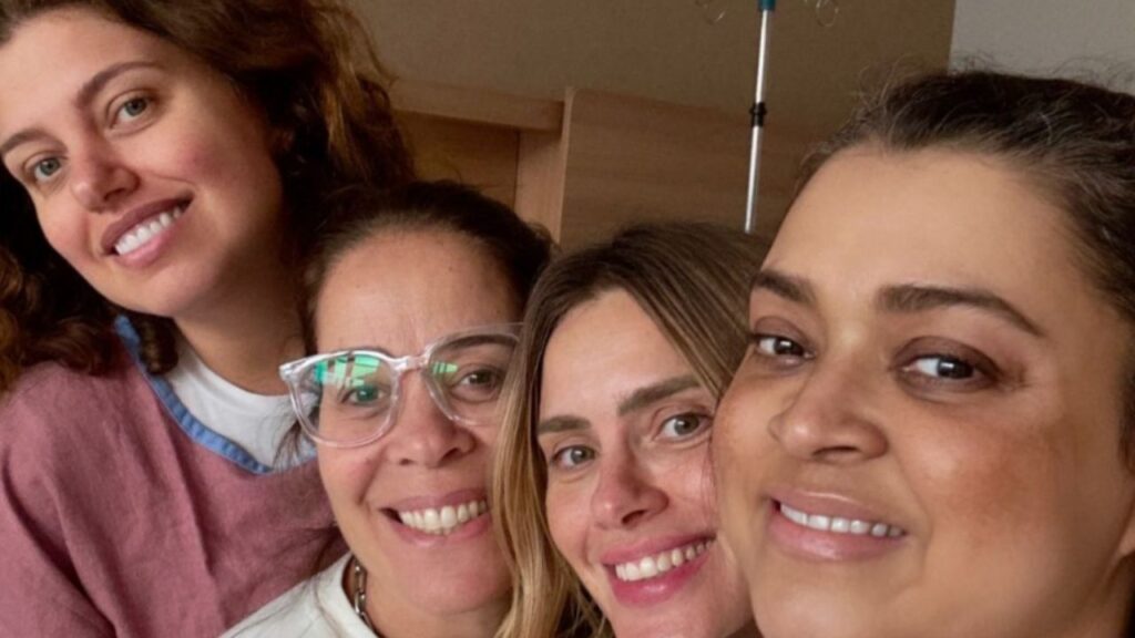 Carolina Dieckmann se declara para Preta Gil