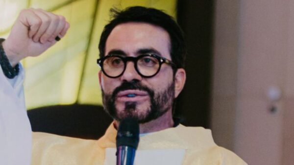 Padre Fábio de Melo desabafa nas redes após polêmica