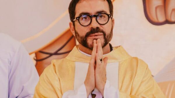 Padre Fábio de Melo se pronuncia sobre confusão em cafeteria