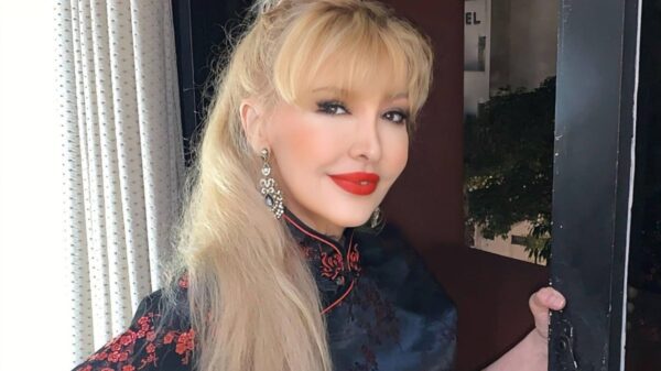 Cantora é encontrada morta e amigos fazem vaquinha para enterro