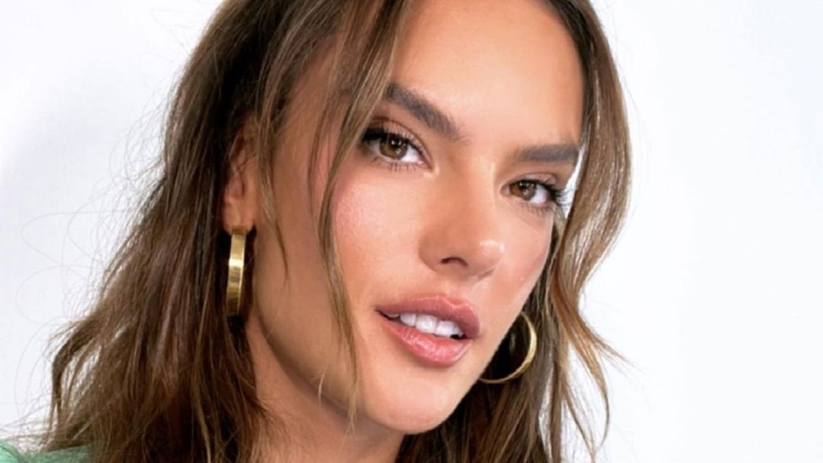 Italiano passa 15 anos achando que namorava Alessandra Ambrosio