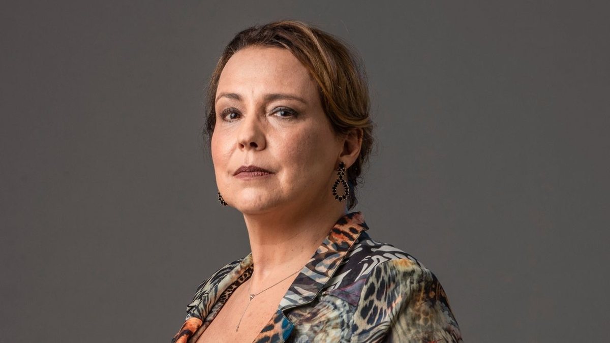 Com câncer, Ana Beatriz Nogueira fará cirurgia este mês