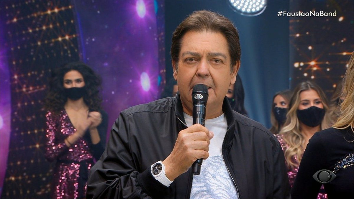 O apresentador segue afastado do Faustão na Band até se recuperar da doença