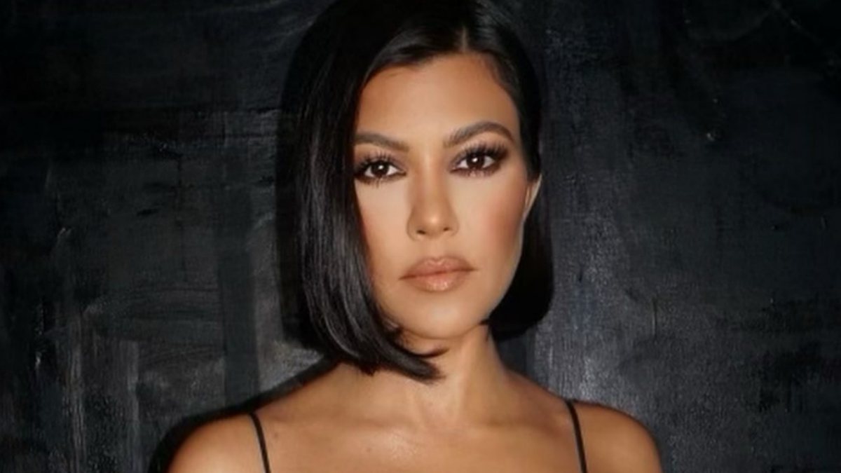 Teste de Covid confunde fãs de Kourtney Kardashian: 