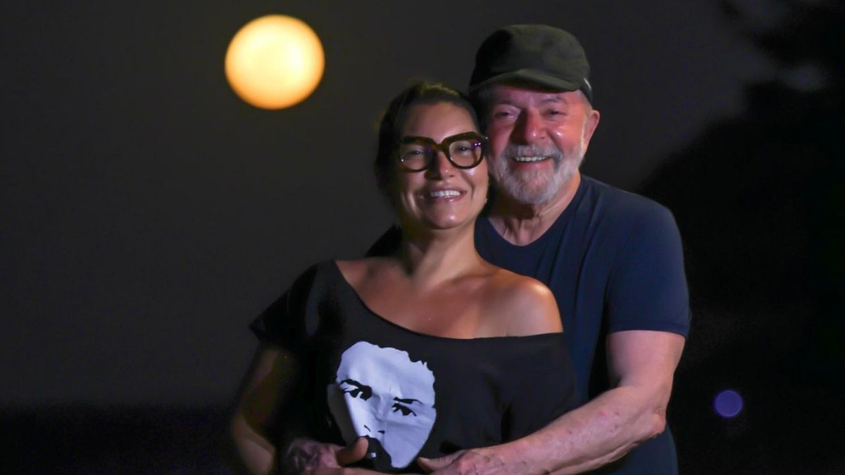 Perna malhada do ex-presidente Lula faz sucesso na web; confira
