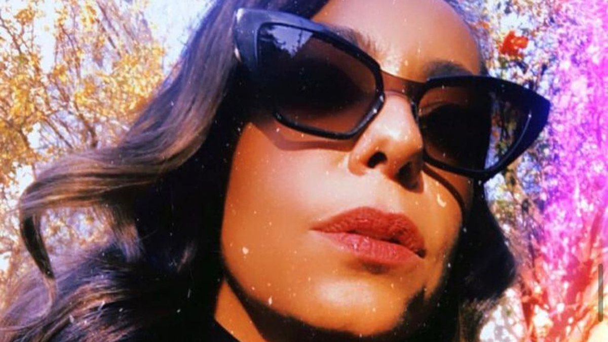 Em vez de Cannes, deveriam estar em cana, disparou a atriz em seu perfil no Instagram