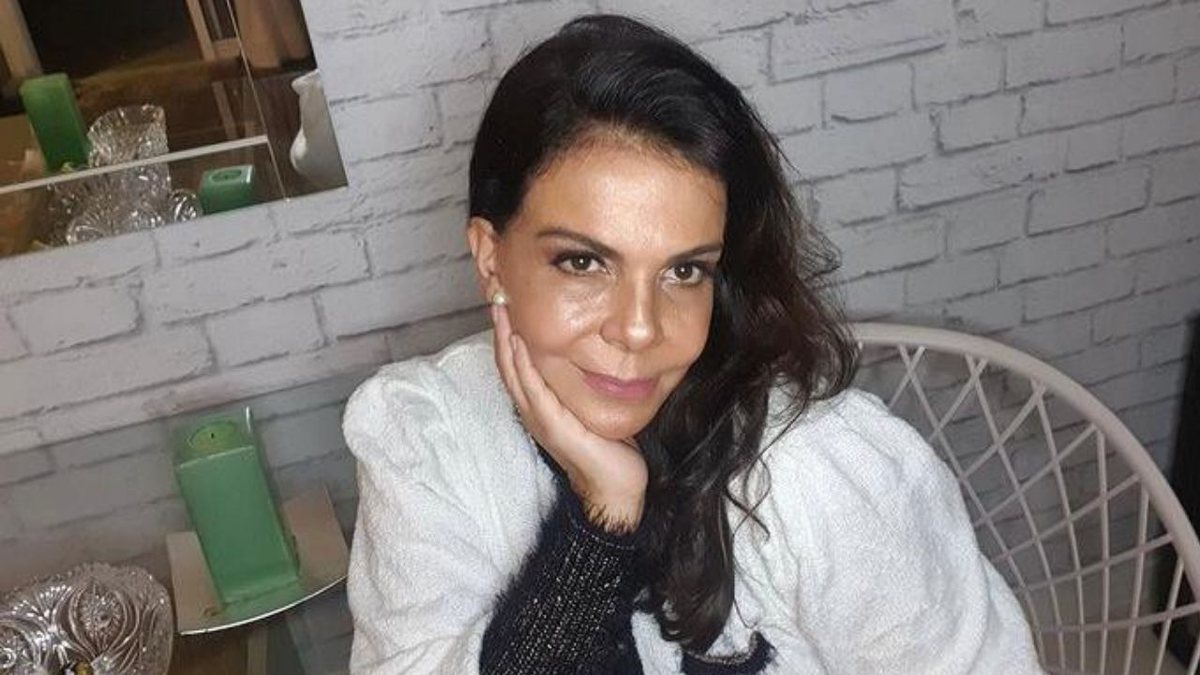 Aos 57 anos, a cantora é evangélica e só considera o ato sexual durante o casamento